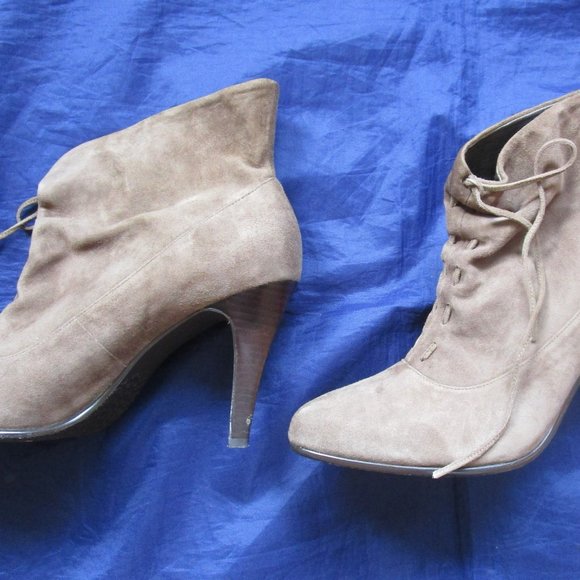 CALVIN KLEIN BROWN SUEDE HIGH HEEL ANKLE BOOT-NEAR MINT-SIZE 8 M-STILETTO HEEL - Picture 5 of 9